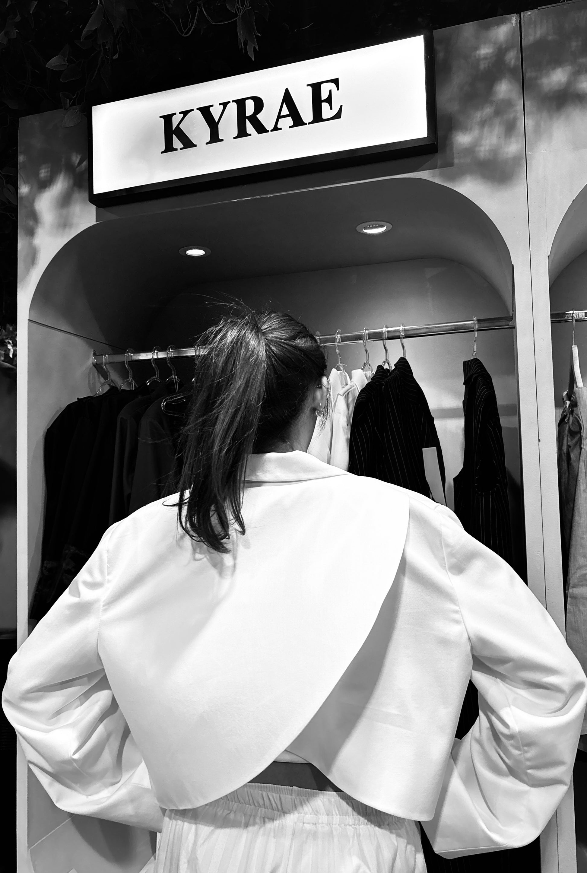 Cross-Back Cropped Blazer
