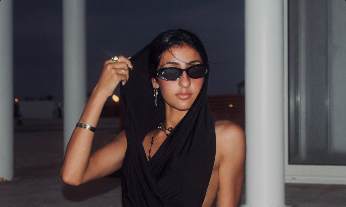 Noir Drape